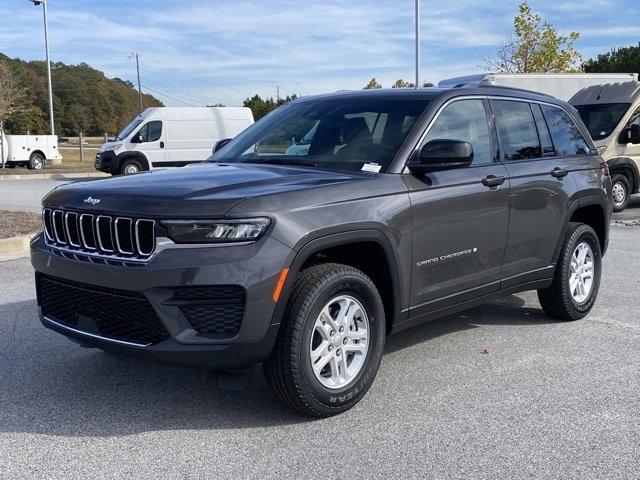 new 2025 Jeep Grand Cherokee car, priced at $35,925