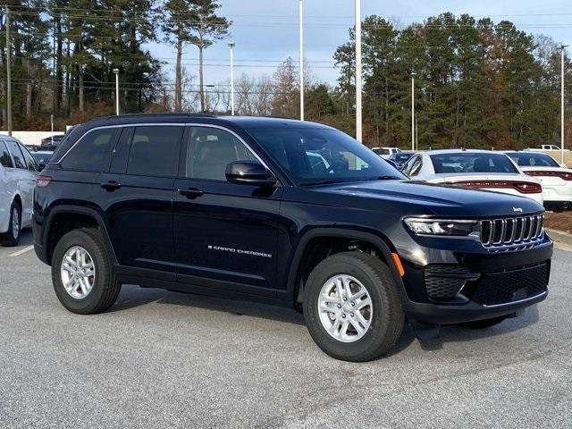 new 2025 Jeep Grand Cherokee car, priced at $35,925