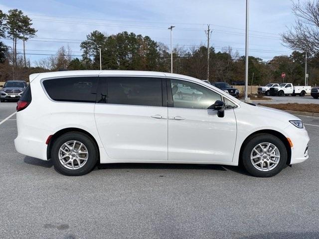 new 2025 Chrysler Pacifica car, priced at $42,420