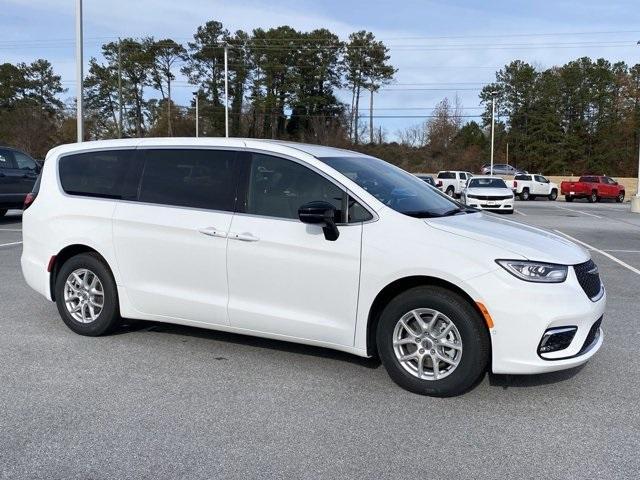 new 2025 Chrysler Pacifica car, priced at $42,420