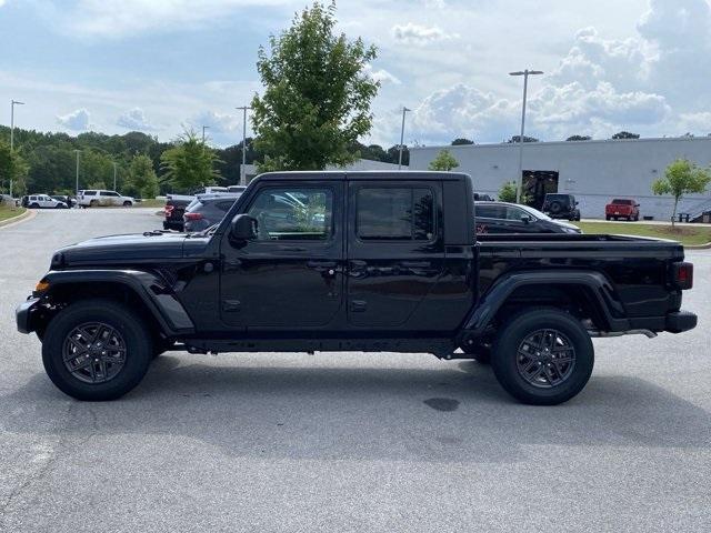 new 2024 Jeep Gladiator car, priced at $46,754