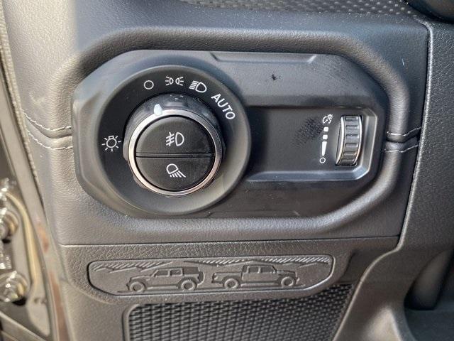 new 2025 Jeep Gladiator car, priced at $52,175