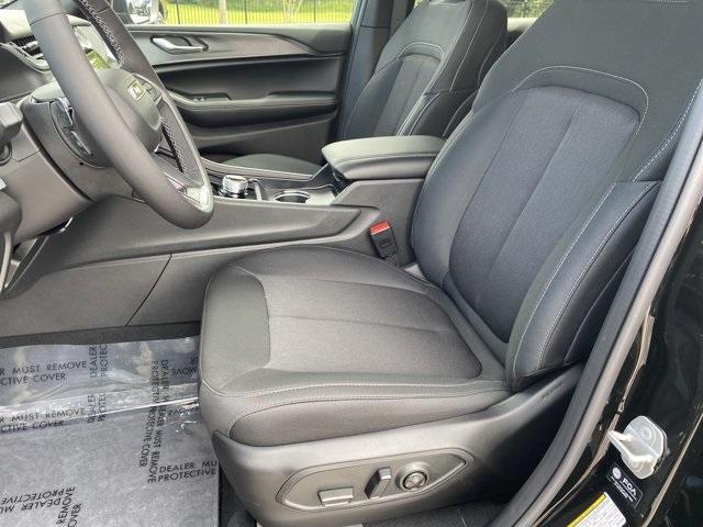 new 2025 Jeep Grand Cherokee car, priced at $38,962