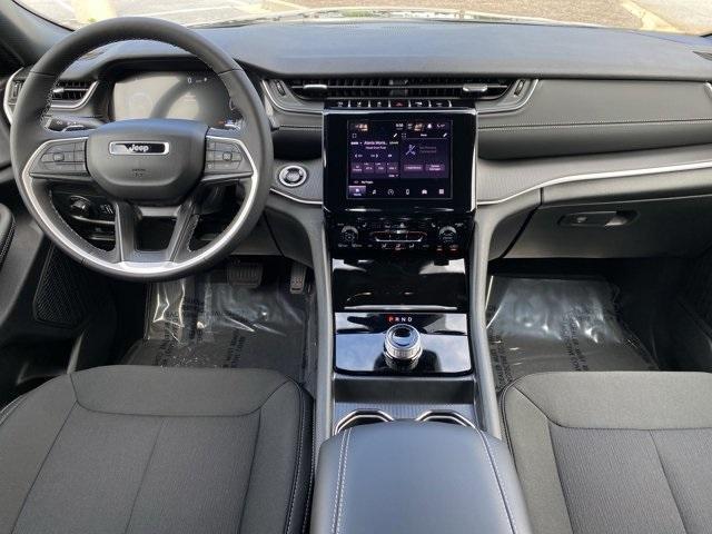 new 2025 Jeep Grand Cherokee car, priced at $38,962