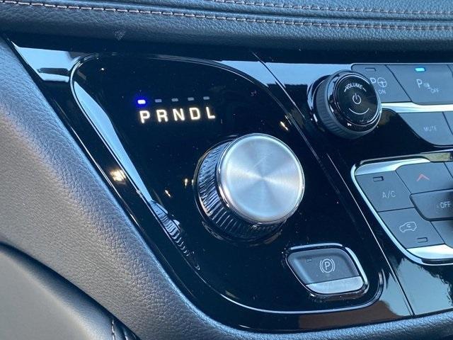 new 2025 Chrysler Pacifica Hybrid car, priced at $55,241