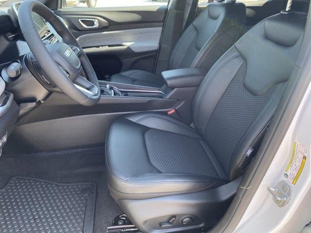 new 2025 Jeep Compass car, priced at $28,698