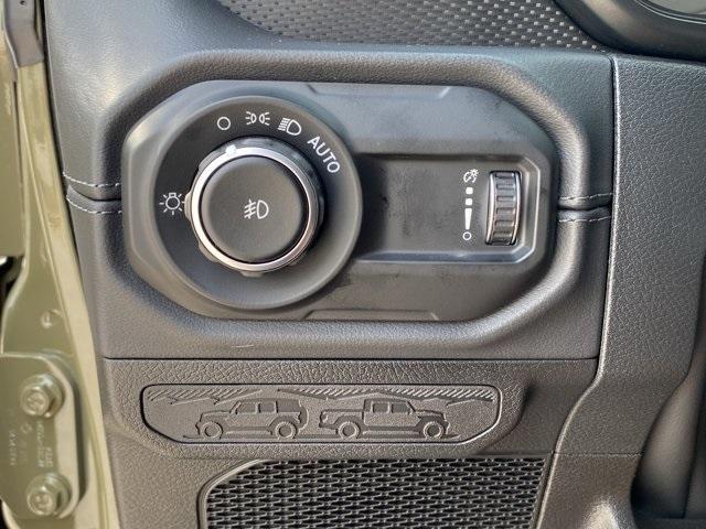 new 2025 Jeep Wrangler car, priced at $61,117