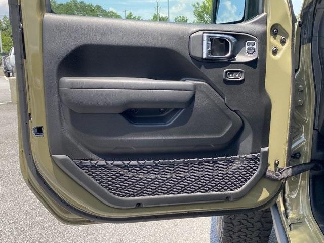 new 2025 Jeep Wrangler car, priced at $61,117