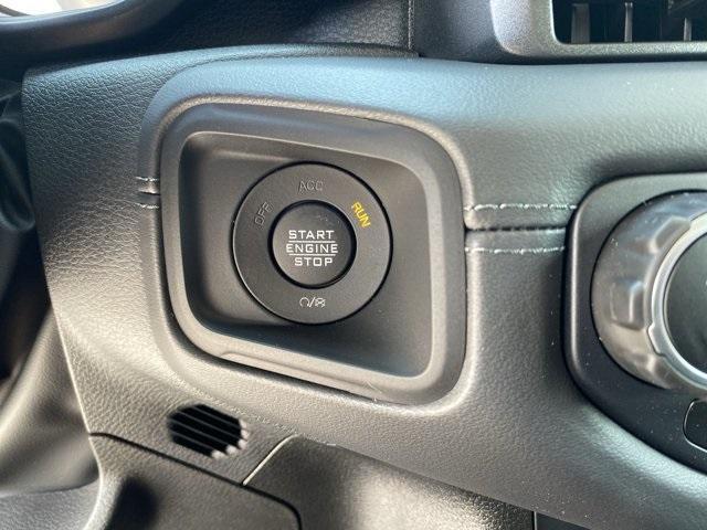new 2025 Jeep Wrangler car, priced at $61,117