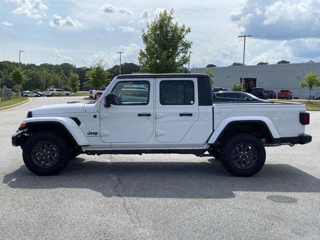 new 2024 Jeep Gladiator car, priced at $46,218