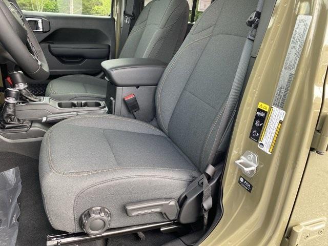 new 2025 Jeep Gladiator car, priced at $49,572