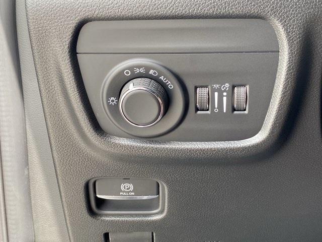 new 2025 Jeep Grand Cherokee L car, priced at $44,606