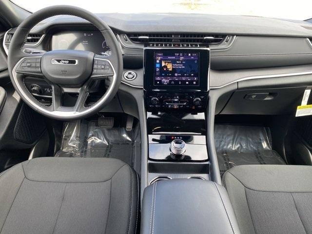 new 2025 Jeep Grand Cherokee car, priced at $38,962