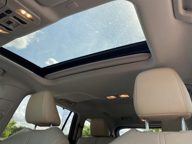 used 2022 Toyota Highlander car, priced at $35,819