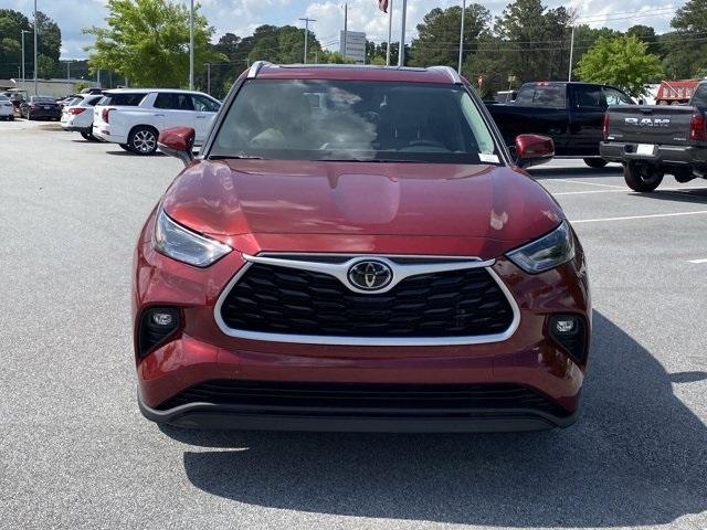 used 2022 Toyota Highlander car, priced at $35,819