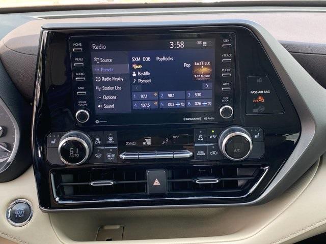 used 2022 Toyota Highlander car, priced at $35,819