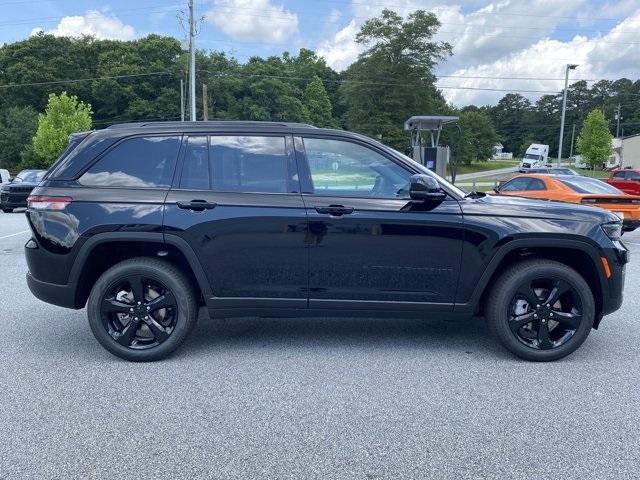 new 2025 Jeep Grand Cherokee car, priced at $46,616