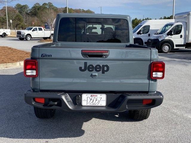 new 2025 Jeep Gladiator car, priced at $40,885