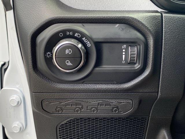 new 2025 Jeep Gladiator car, priced at $40,718