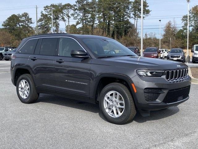 new 2025 Jeep Grand Cherokee car, priced at $36,675