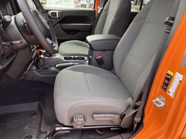 new 2025 Jeep Wrangler car, priced at $47,194