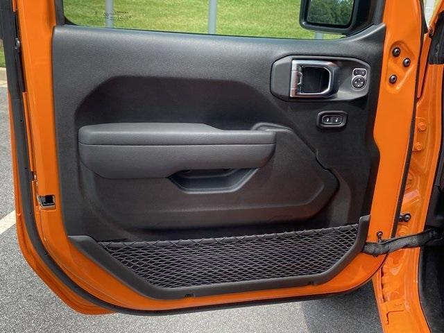 new 2025 Jeep Wrangler car, priced at $47,194
