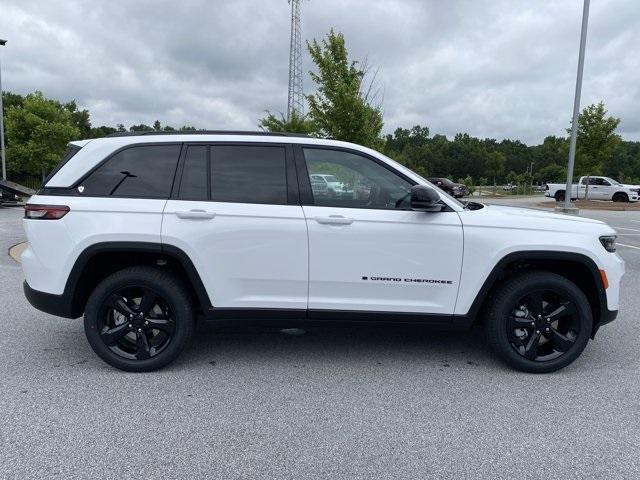 new 2025 Jeep Grand Cherokee car, priced at $46,021