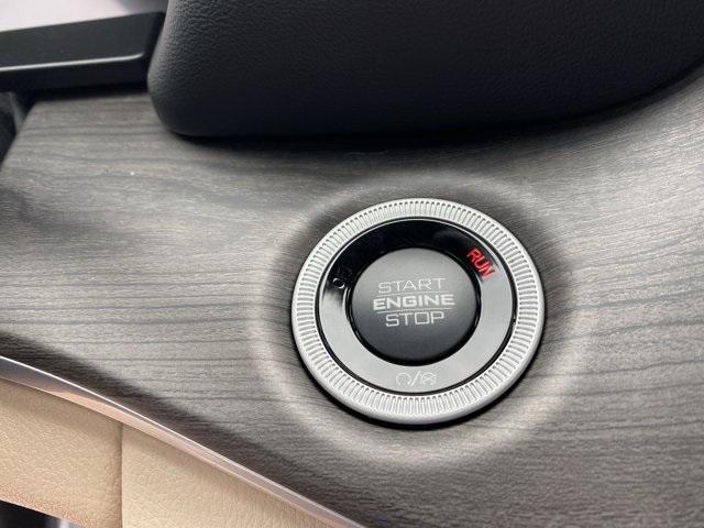 new 2025 Jeep Grand Cherokee car, priced at $46,021