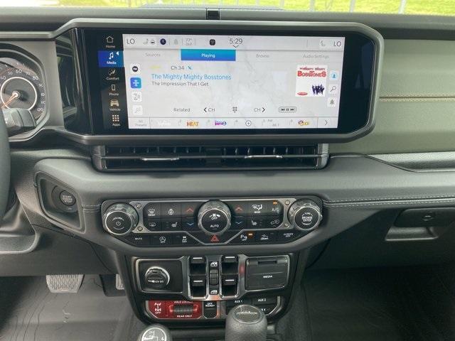 new 2025 Jeep Gladiator car, priced at $54,151