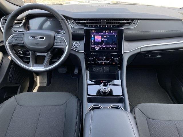 new 2025 Jeep Grand Cherokee car, priced at $37,062