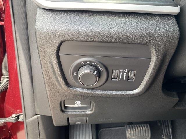 new 2025 Jeep Grand Cherokee car, priced at $39,103