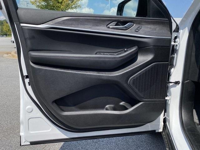 new 2025 Jeep Grand Cherokee car, priced at $46,728