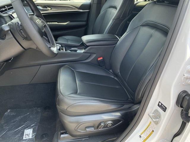 new 2025 Jeep Grand Cherokee car, priced at $46,728
