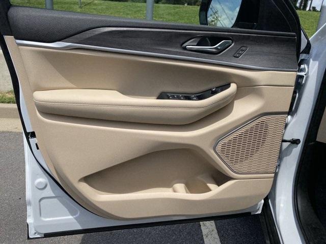 new 2025 Jeep Grand Cherokee L car, priced at $50,993