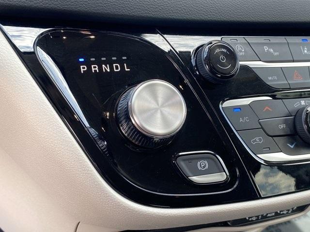 used 2023 Chrysler Pacifica car, priced at $24,121