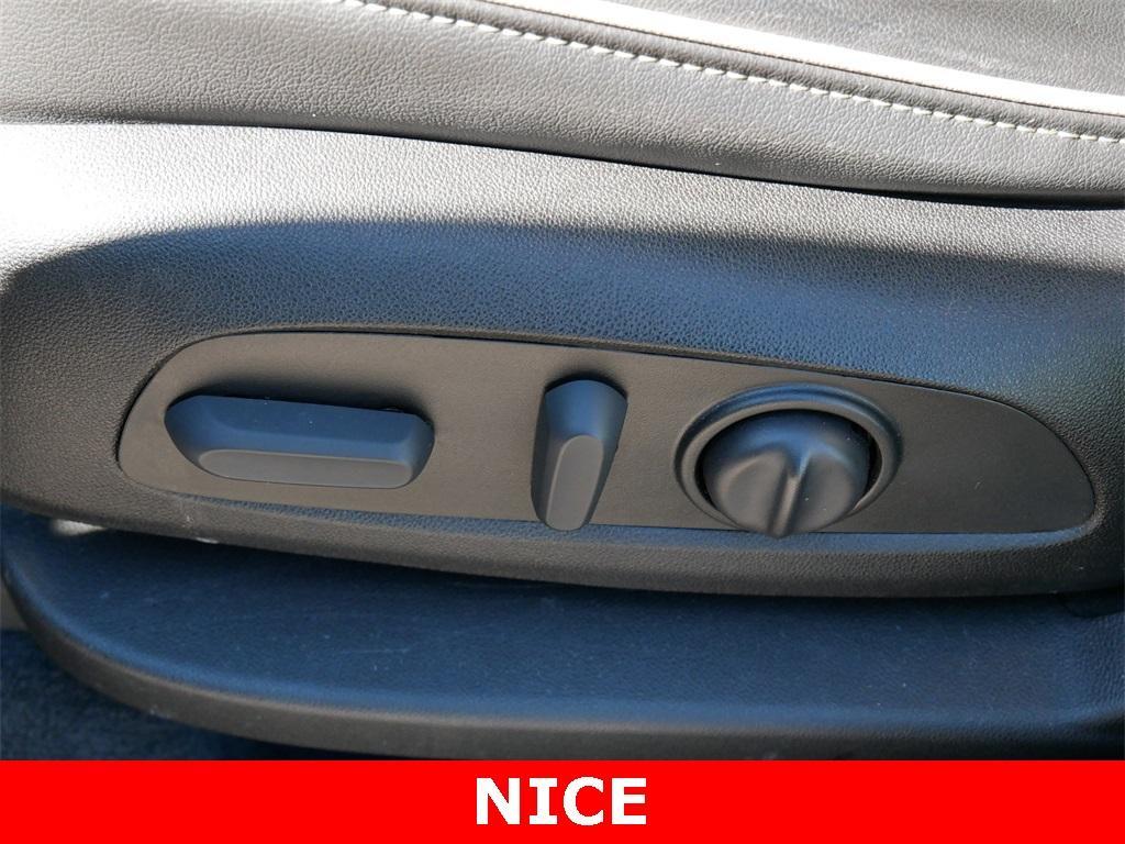 used 2022 Chevrolet Traverse car, priced at $31,999