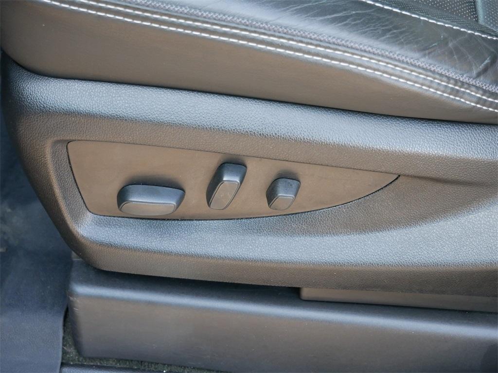 used 2018 GMC Yukon car, priced at $31,190