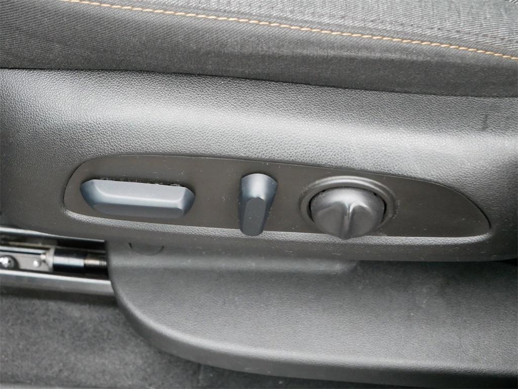 used 2023 Chevrolet Equinox car, priced at $21,410