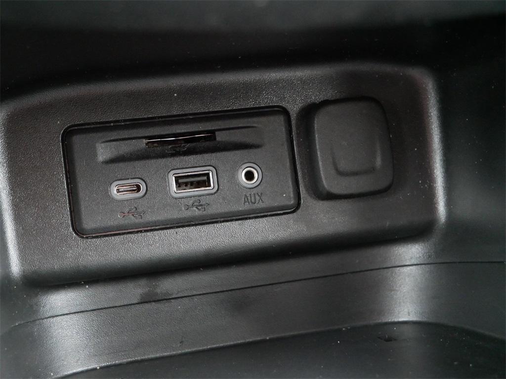 used 2023 Chevrolet Equinox car, priced at $21,410