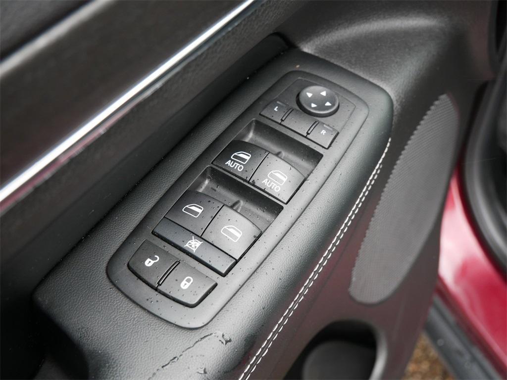 used 2017 Jeep Grand Cherokee car, priced at $17,236