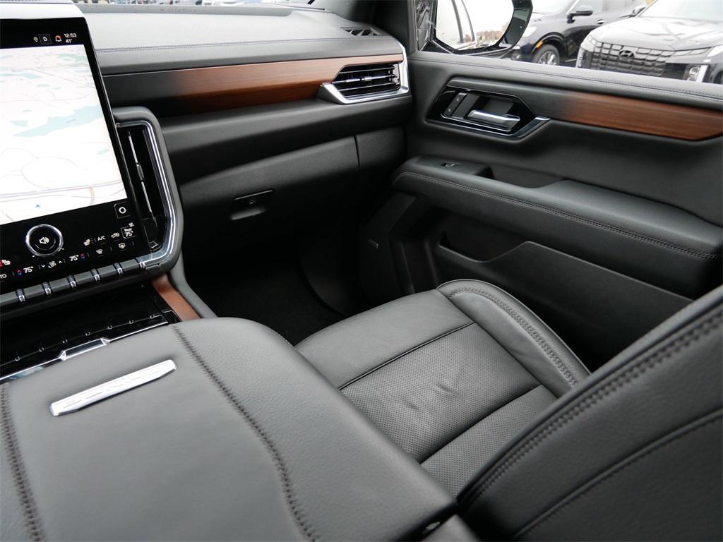 used 2025 GMC Yukon car, priced at $81,999