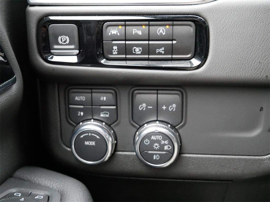 used 2025 GMC Yukon car, priced at $81,999