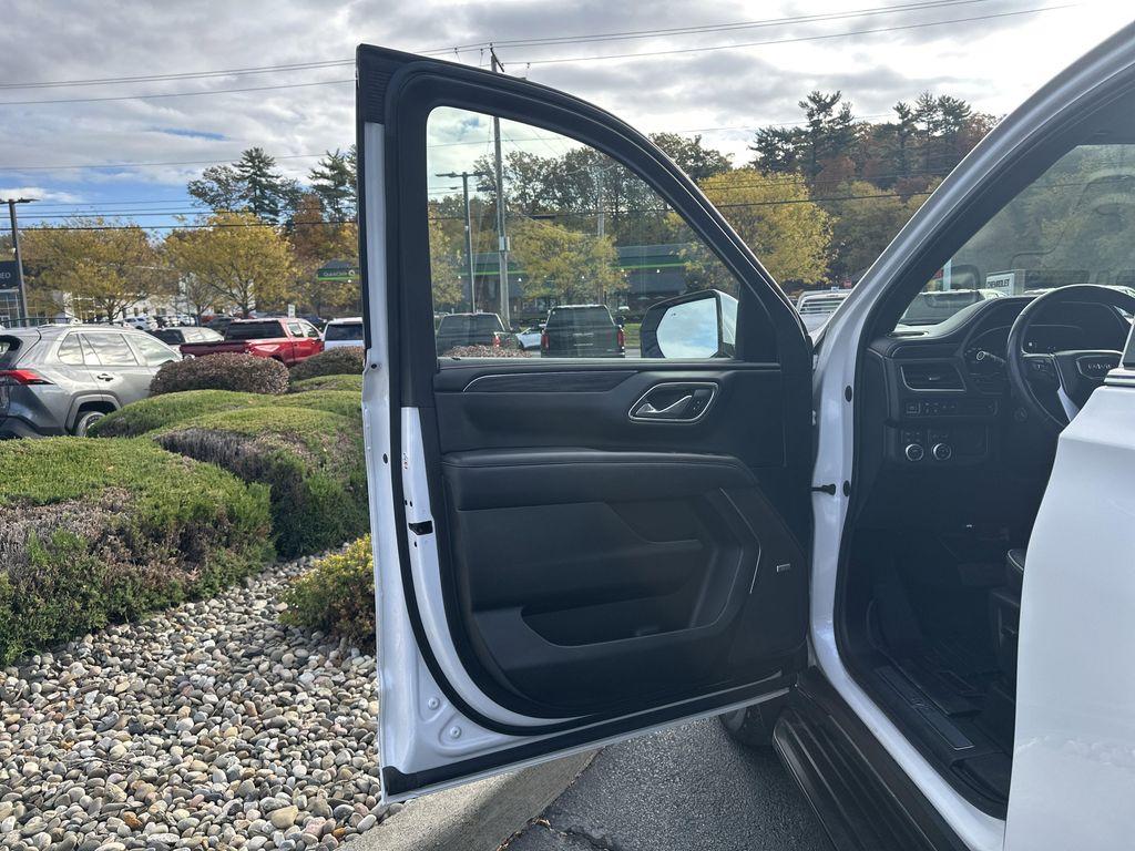 used 2022 GMC Yukon car, priced at $42,199