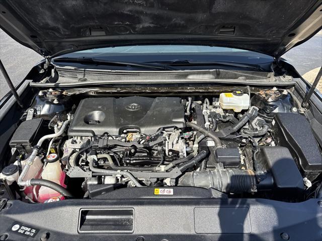 used 2018 Toyota Camry Hybrid car, priced at $17,999