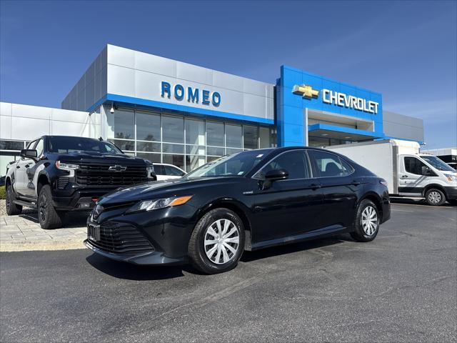 used 2018 Toyota Camry Hybrid car, priced at $17,999