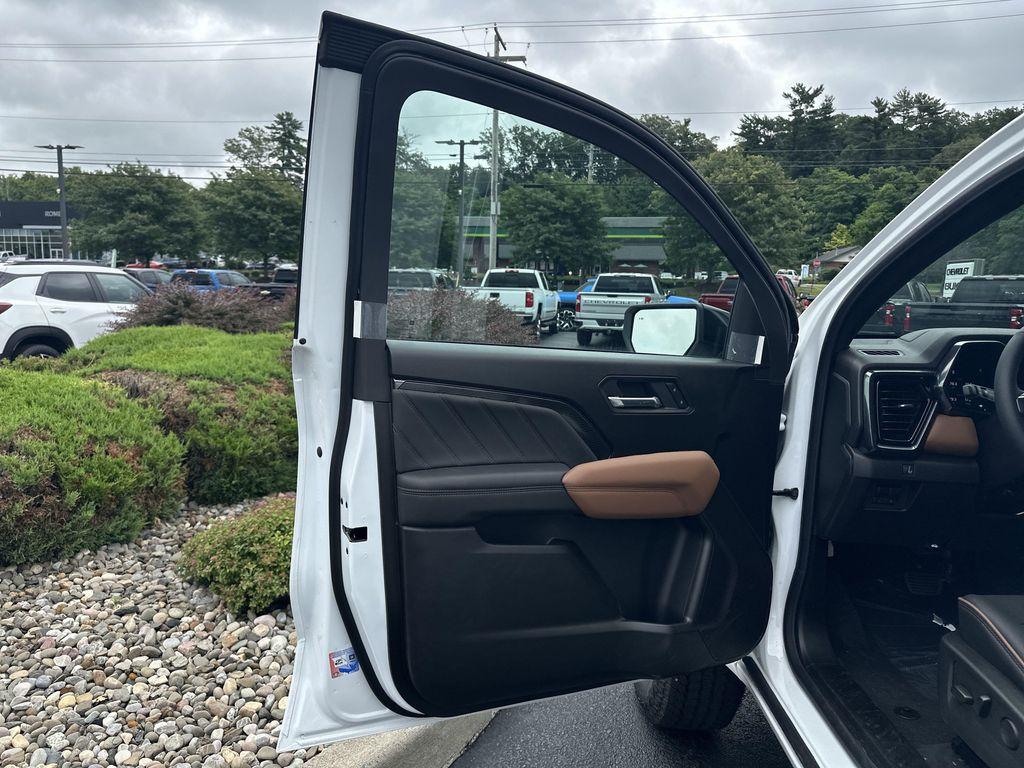 new 2025 GMC Canyon car, priced at $46,917