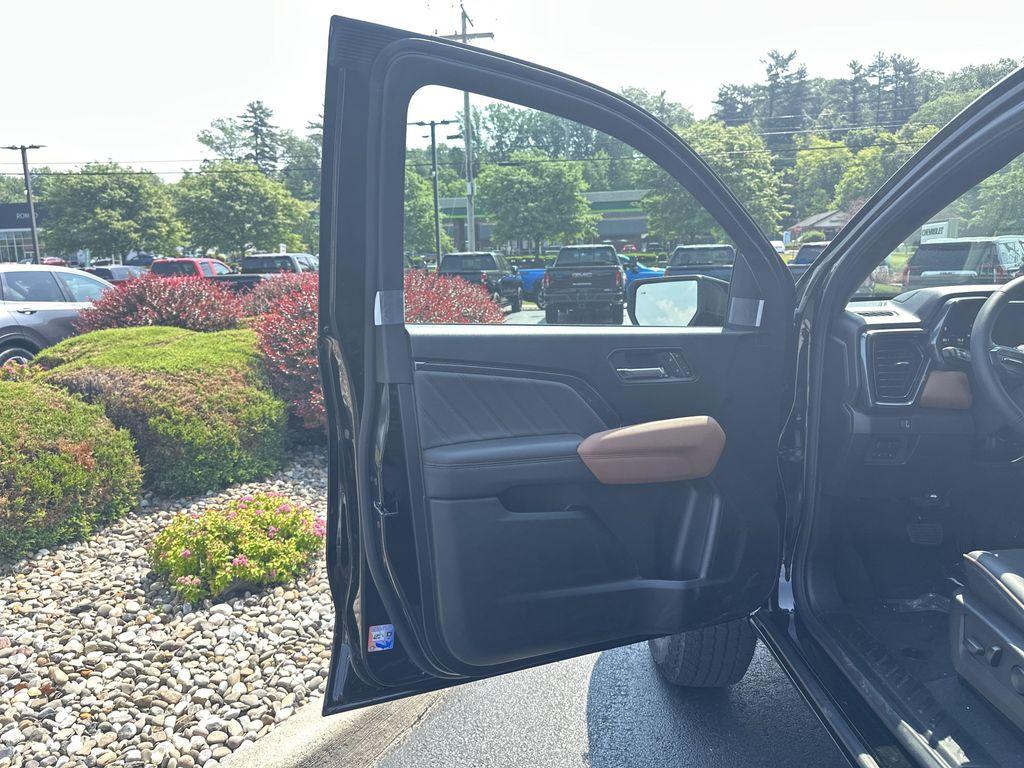 new 2025 GMC Canyon car, priced at $52,299