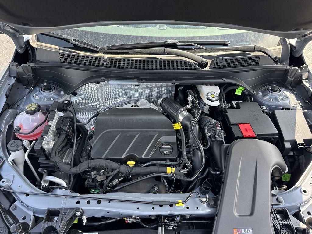 new 2025 Buick Envista car, priced at $29,701