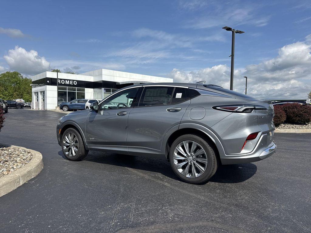 new 2025 Buick Envista car, priced at $29,701