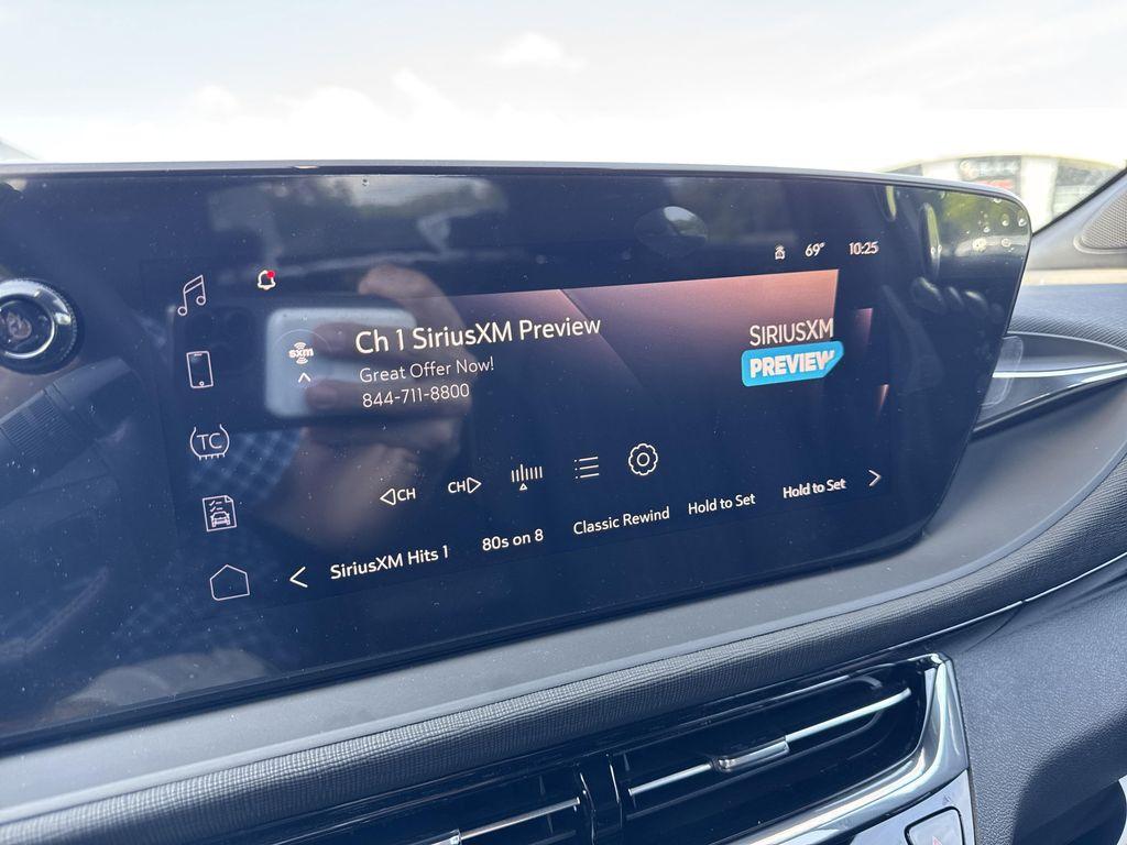 new 2025 Buick Envista car, priced at $29,701